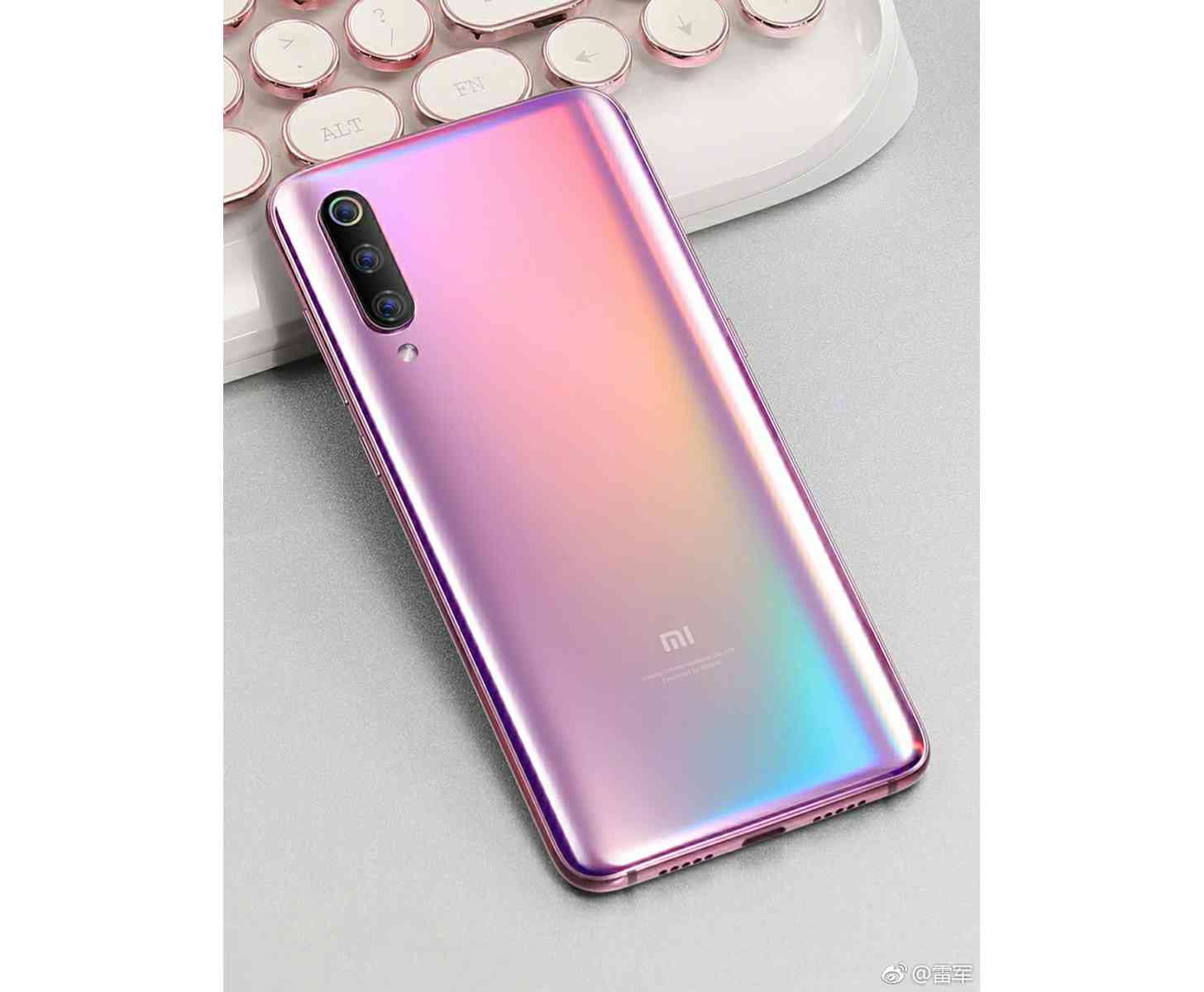 Покажи какие телефоны есть новые. Xiaomi mi9 Purple. Xiaomi mi 9 128. Xiaomi mi 9 фиолетовый. Xiaomi mi 9 mi.