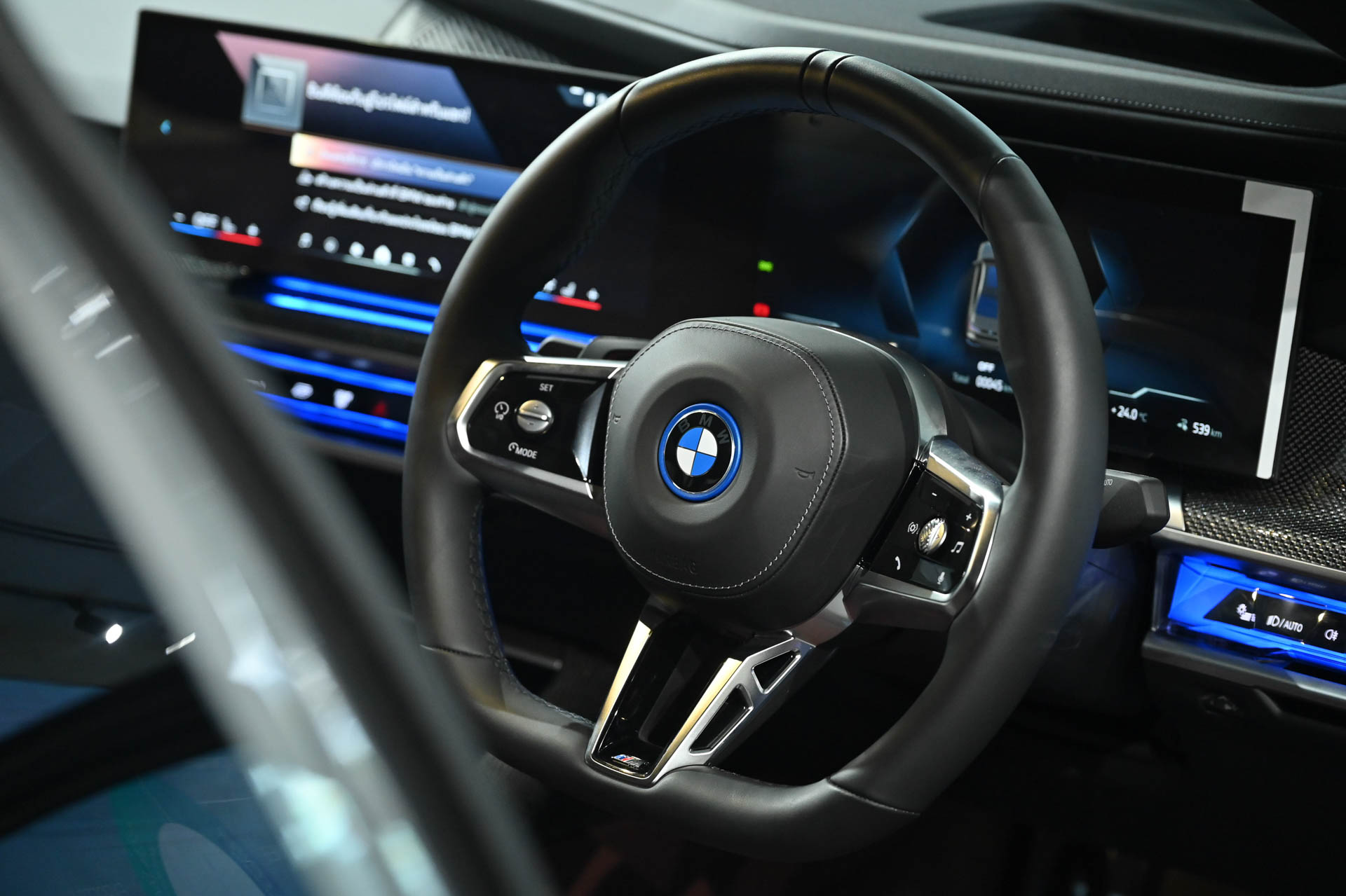 https://www.tech-hangout.com/wp-content/uploads/2025/10/The-i7-xDrive60-M-Sport-4.jpg
