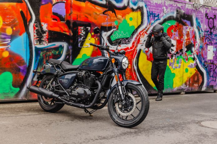 Shotgun_650_Sheet Metal_Lifestyle_0381