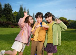 เตรียมพบกับ HUAWEI WATCH KIDS X1 Series สมาร์ทวอทช์เด็กสุดล้ำปลดล็อกจินตนาการไร้ขีดจำกัดพร้อมระบบระบุตำแหน่งสุดแม่นยำเพิ่มความอุ่นใจให้พ่อแม่ในทุกก้าวของลูก