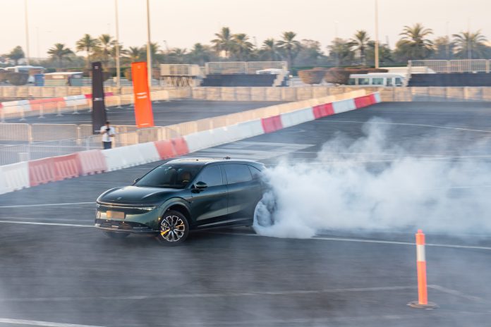 ZEEKR Sets Guinness World Records™ Title with the Zeekr 7X (1)