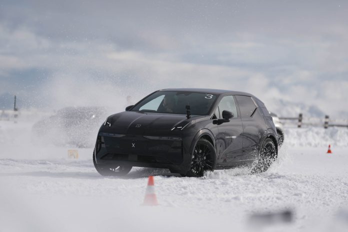 02_ZEEKR On Ice_ZEEKR X